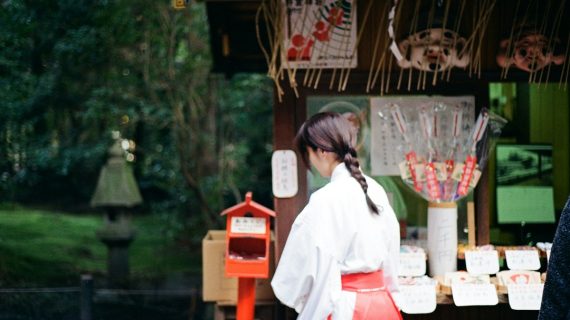 Ternyata Bisa Sumbang Kuil di Jepang Bisa Pakai QR Code, Orang Jepang Mau Doa Tinggal Scan Nih!